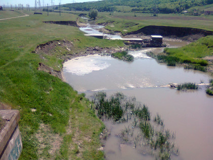 Photo Courtesy of Razvan Voicu | Bârlad River in Romania, near Vaslui City, with strong erosion.